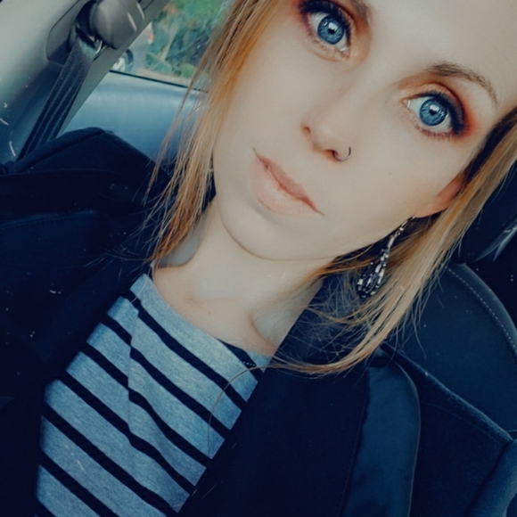 Meet your Posher, Heather - Picture 5 of 15